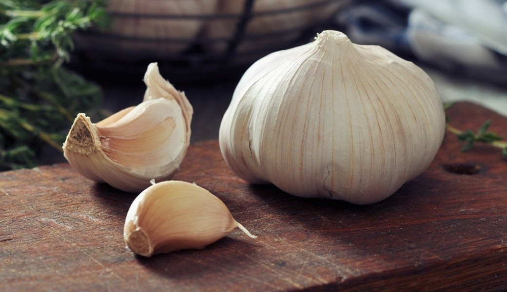 Dùng tỏi để giảm suy giãn tĩnh mạch