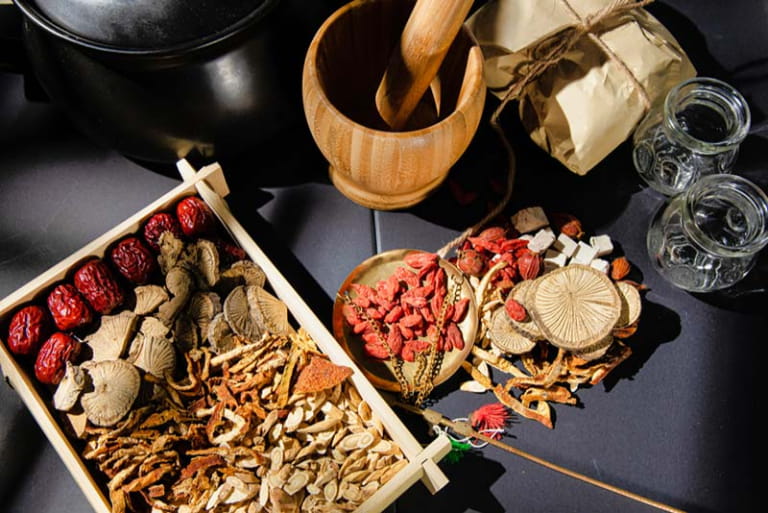 Lưu ý an toàn khi dùng thuốc nam tại địa chỉ uy tín